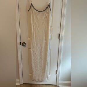 Mac Duggal Sleeveless Column Elegant Ivory Gown, NWT size 10